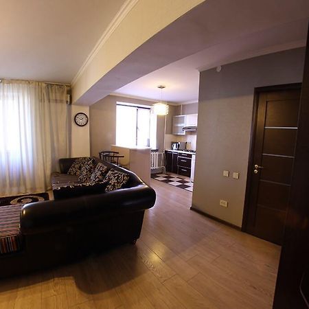 אלמטי Apartments On Shevchenko 129 מראה חיצוני תמונה