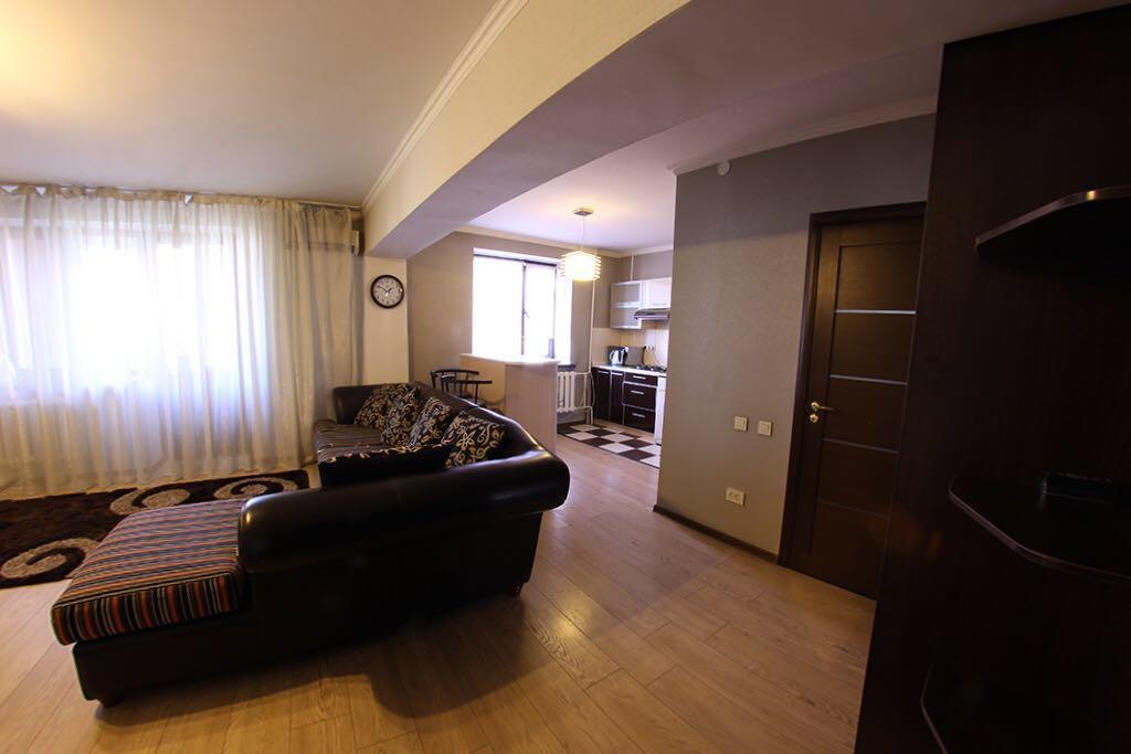 אלמטי Apartments On Shevchenko 129 מראה חיצוני תמונה